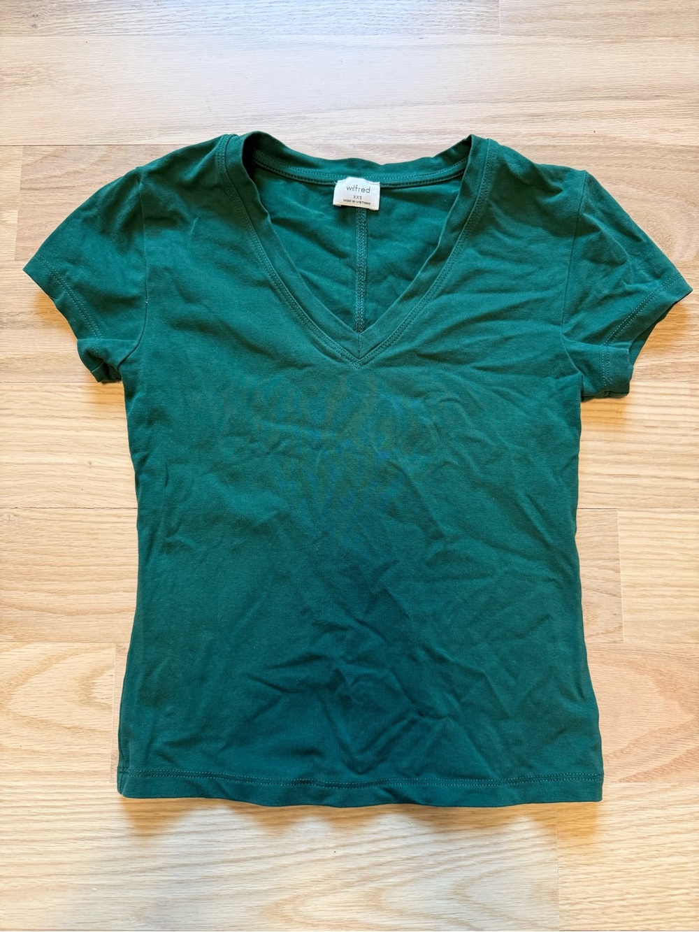 Aritzia Wilfred Forest Green V-Neck Short Sleeve Tee